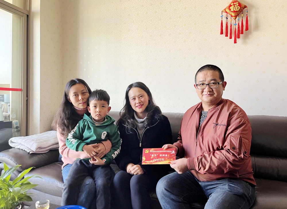 周蕾總監慰問 - 小.jpg